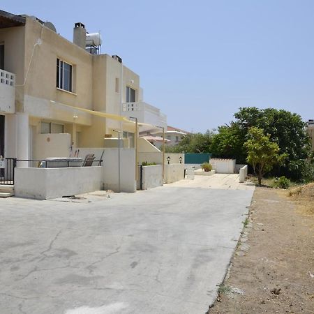 شقة Peaceful Townhouse With Private Pool Near The Sea بافوس المظهر الخارجي الصورة
