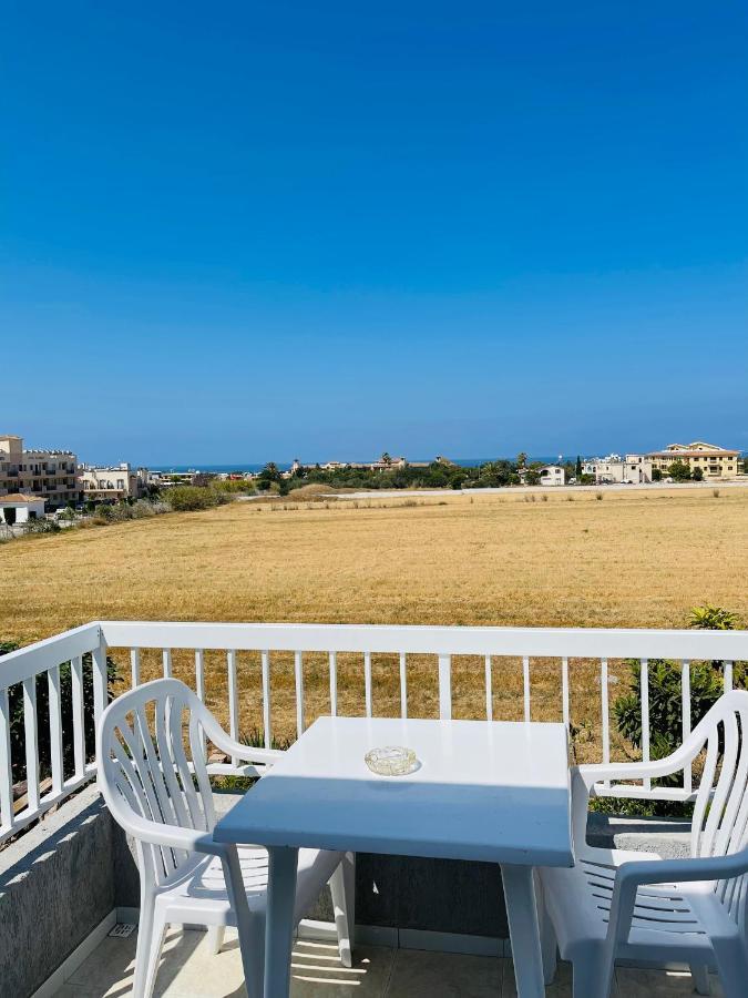 شقة Peaceful Townhouse With Private Pool Near The Sea بافوس المظهر الخارجي الصورة