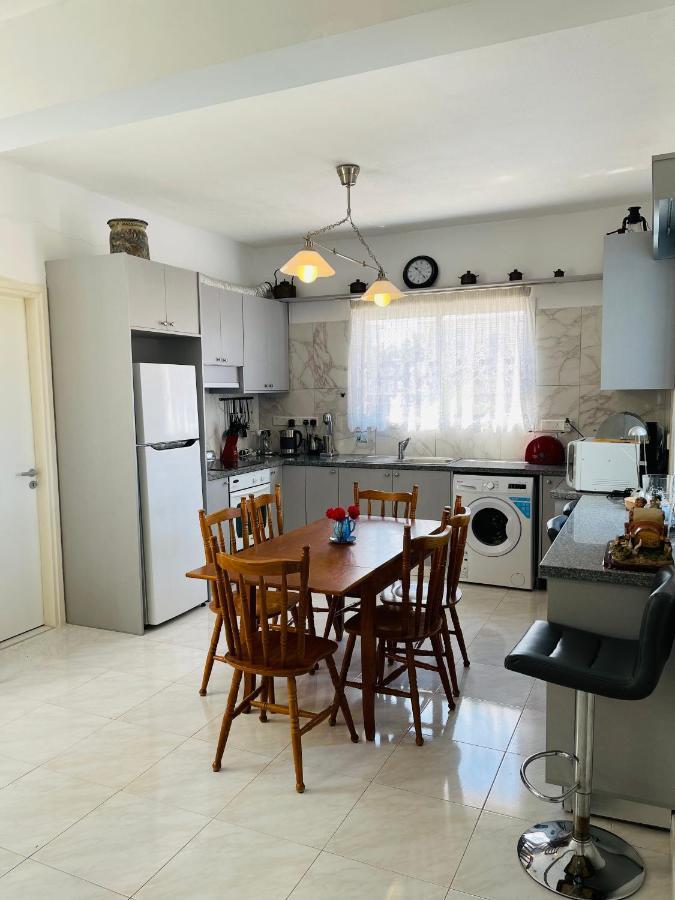 شقة Peaceful Townhouse With Private Pool Near The Sea بافوس المظهر الخارجي الصورة