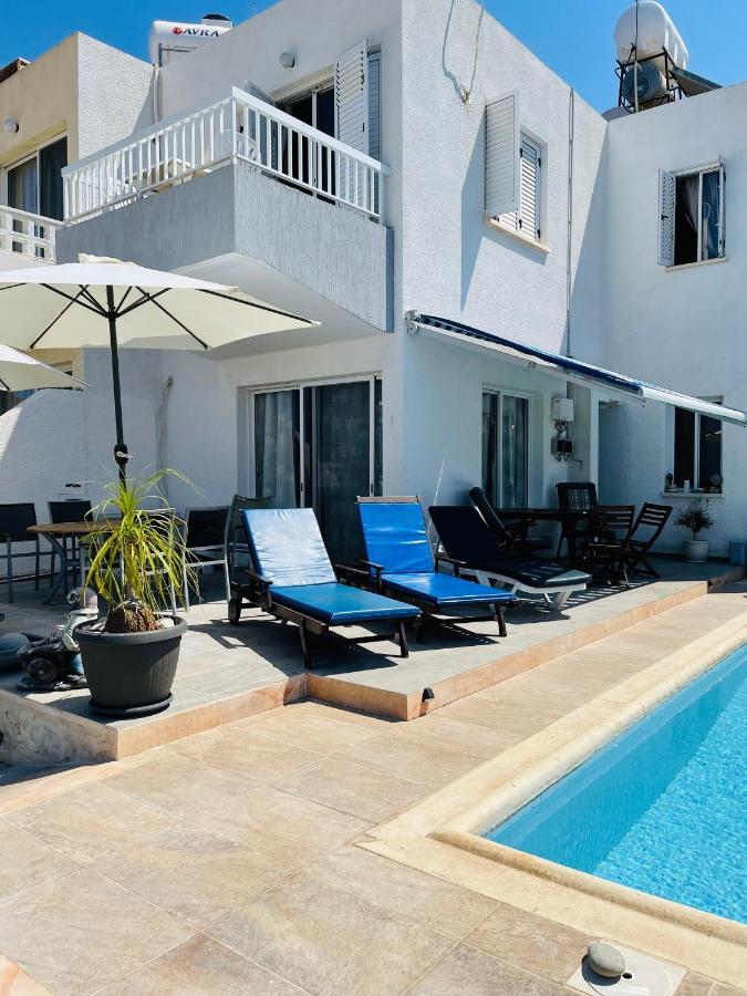 شقة Peaceful Townhouse With Private Pool Near The Sea بافوس المظهر الخارجي الصورة