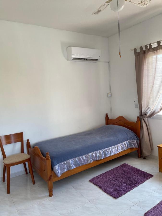 شقة Peaceful Townhouse With Private Pool Near The Sea بافوس المظهر الخارجي الصورة