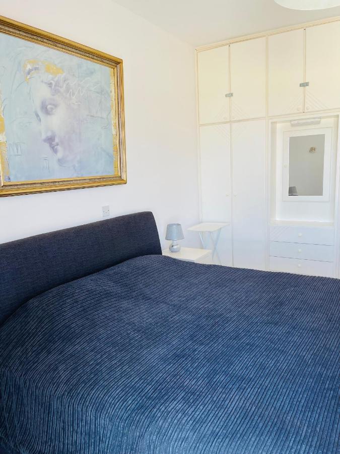 شقة Peaceful Townhouse With Private Pool Near The Sea بافوس المظهر الخارجي الصورة