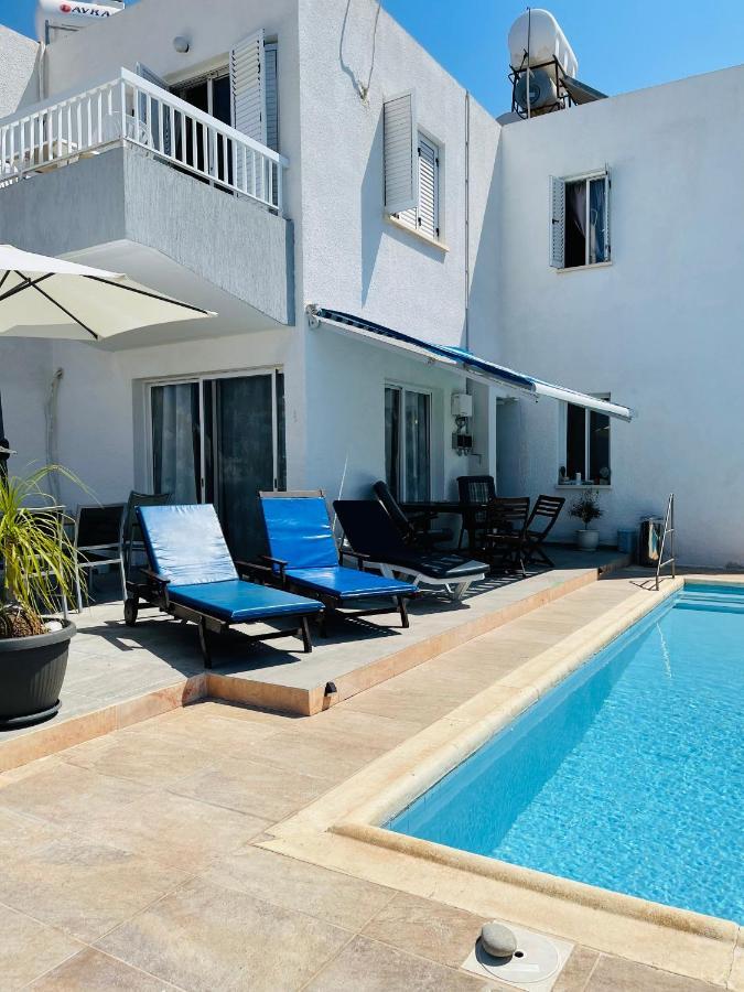 شقة Peaceful Townhouse With Private Pool Near The Sea بافوس المظهر الخارجي الصورة