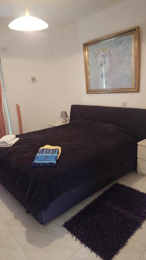 شقة Peaceful Townhouse With Private Pool Near The Sea بافوس المظهر الخارجي الصورة