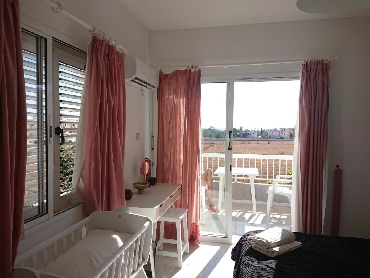شقة Peaceful Townhouse With Private Pool Near The Sea بافوس المظهر الخارجي الصورة