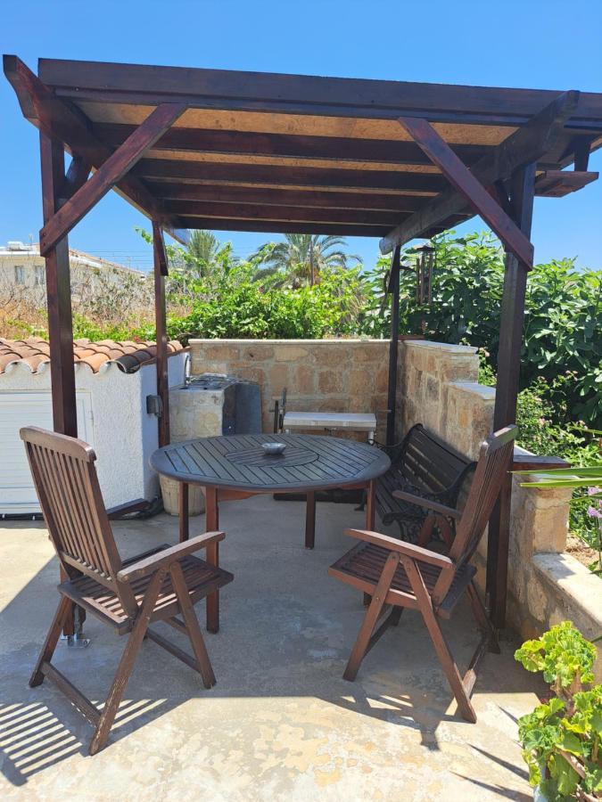 شقة Peaceful Townhouse With Private Pool Near The Sea بافوس المظهر الخارجي الصورة
